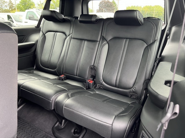 2024 Jeep Wagoneer L Series II photo 18