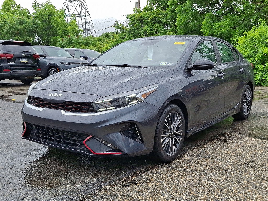 2022 Kia Forte GT-Line photo 3