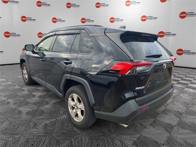 2019 Toyota RAV4 XLE photo 3