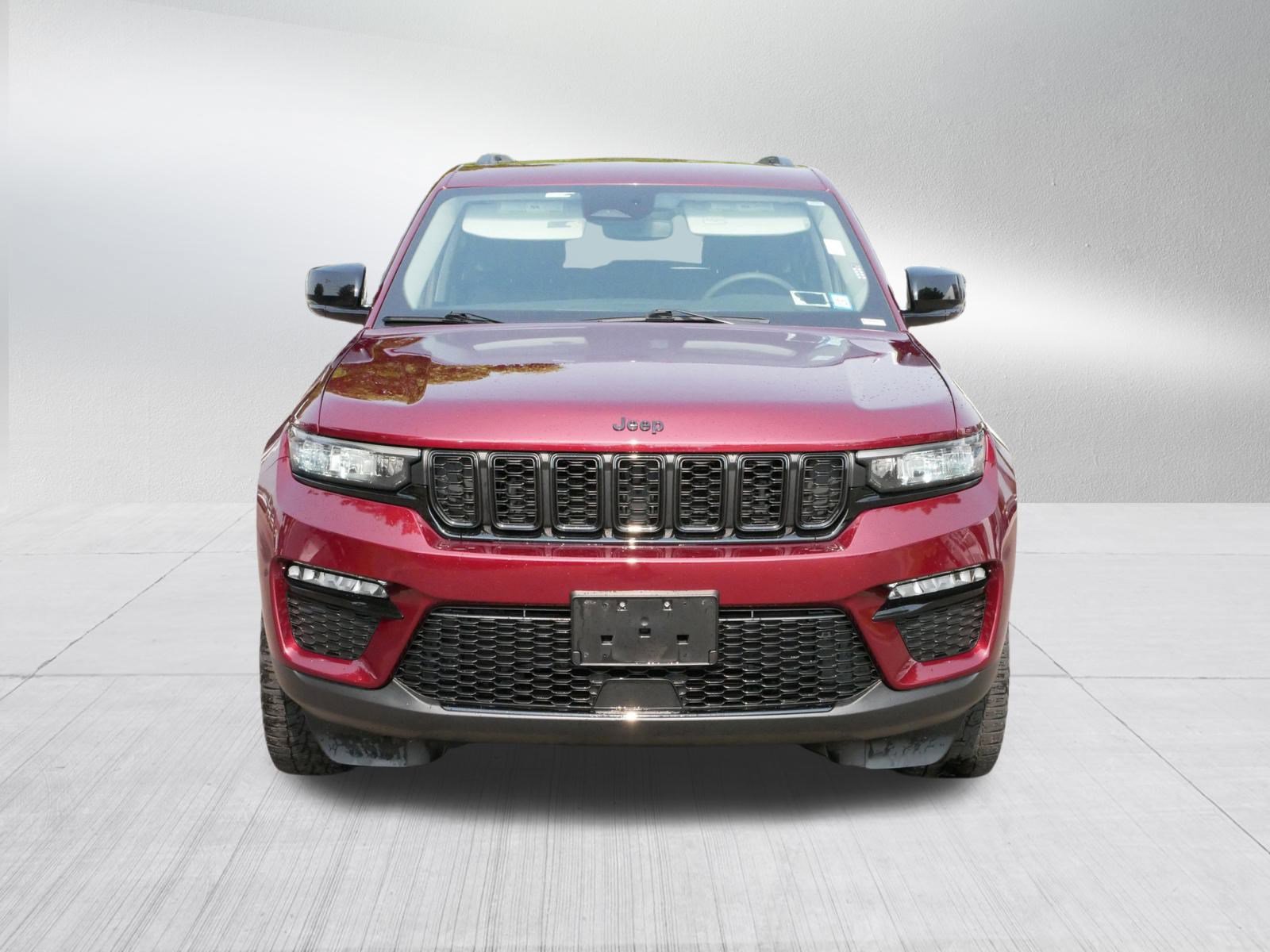 2023 Jeep Grand Cherokee Limited photo 2