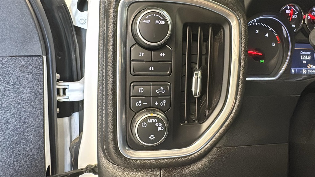 2023 Chevrolet Silverado LT photo 15