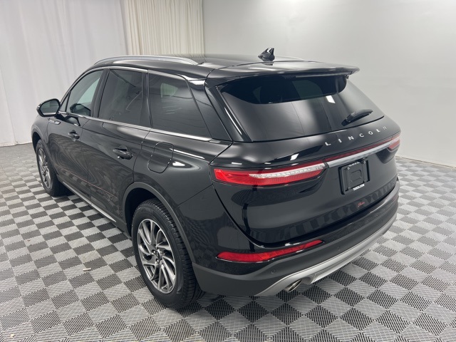 2022 Lincoln Corsair Standard photo 7