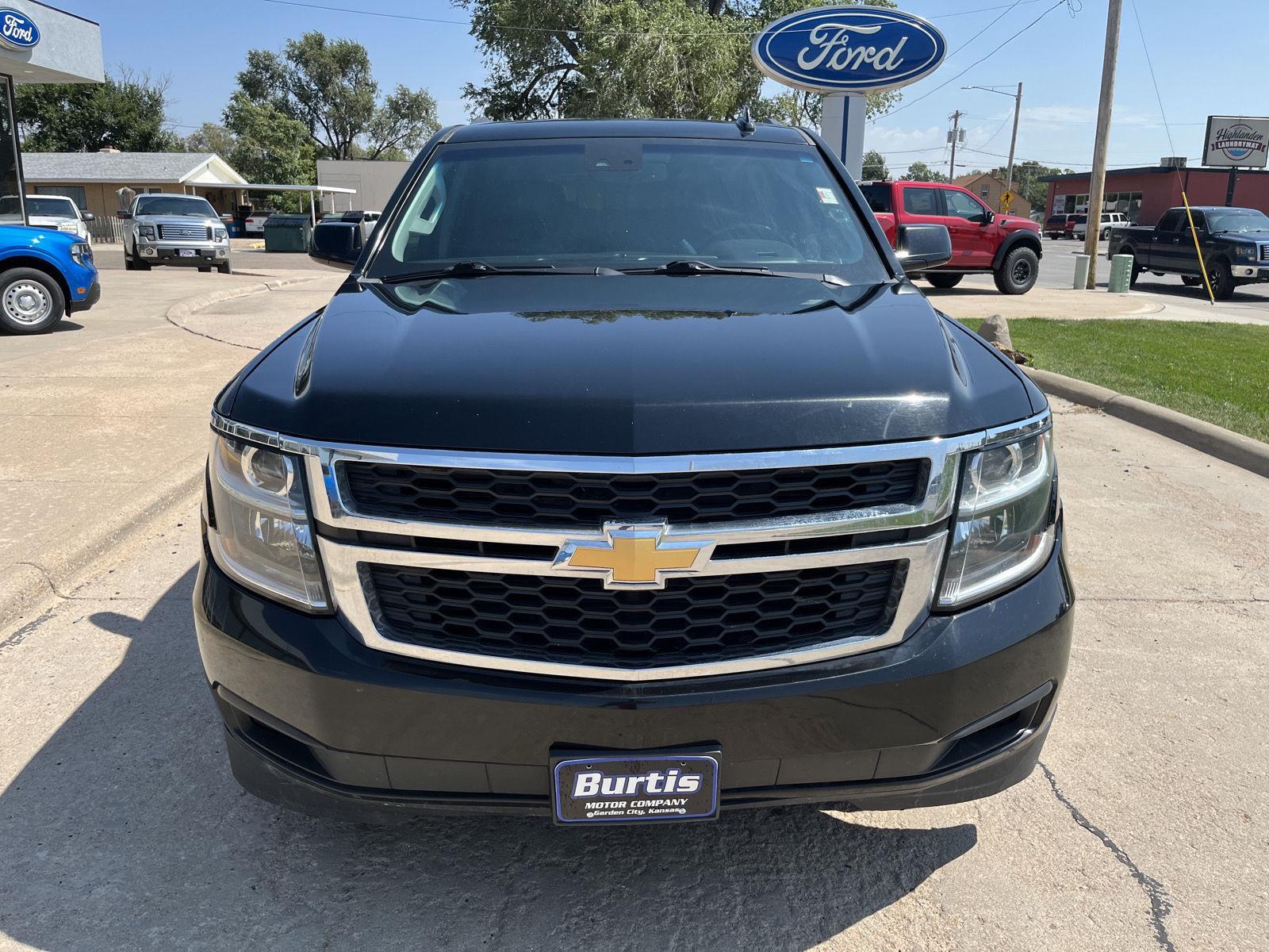 2019 Chevrolet Tahoe LT photo 3
