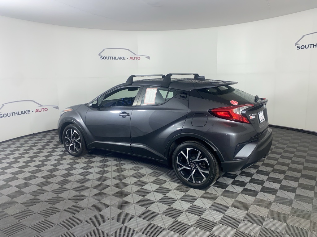 2021 Toyota C-HR XLE photo 7