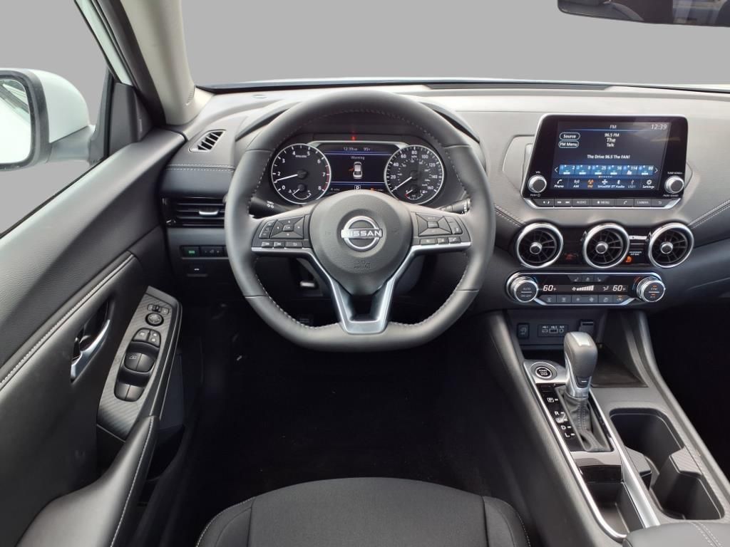 2025 Nissan Sentra SV photo 4
