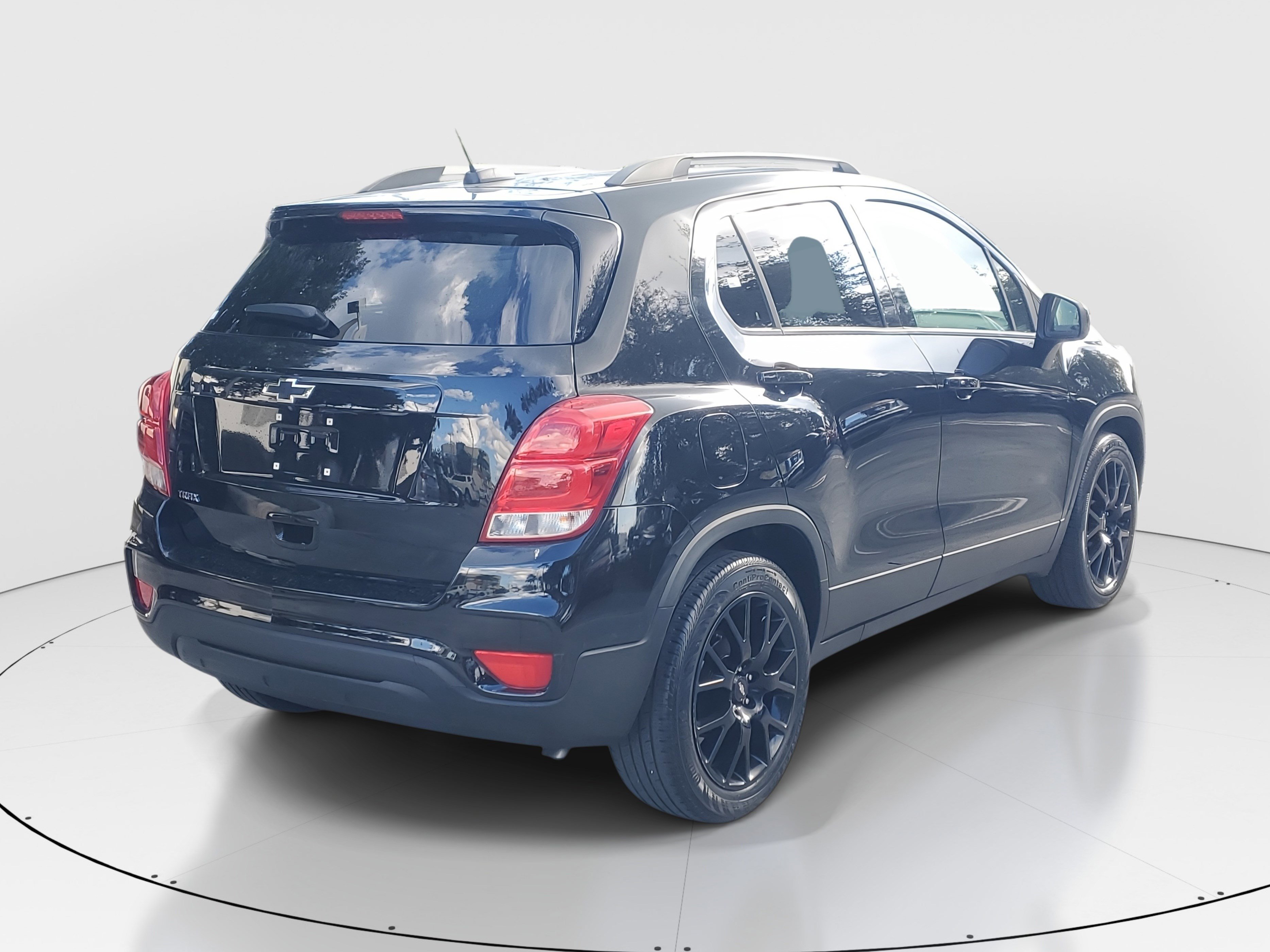 2022 Chevrolet Trax LT photo 3