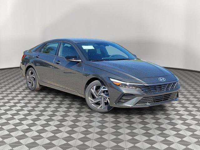 2025 Hyundai Elantra SEL's photo