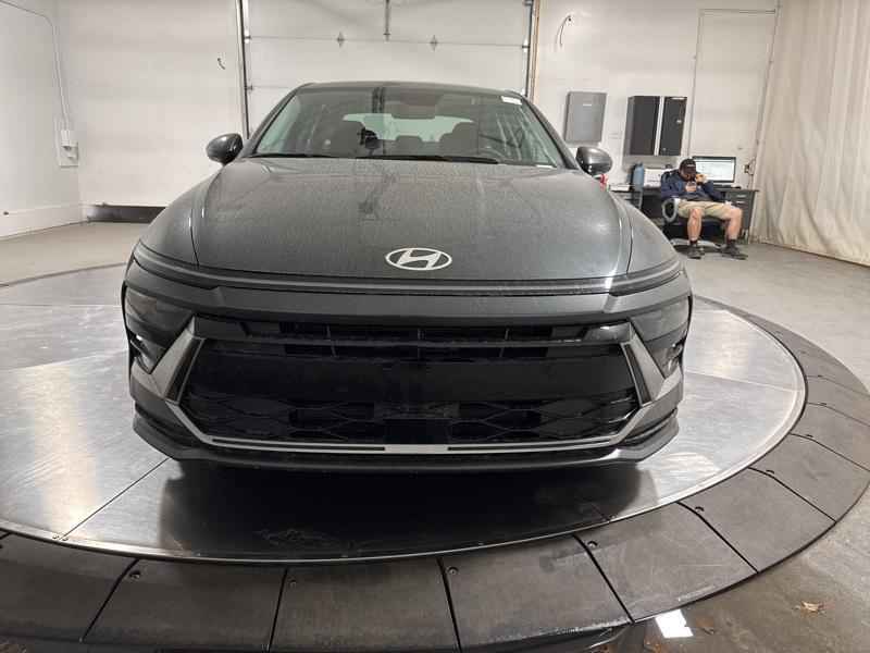 2025 Hyundai Sonata Hybrid SEL photo 2