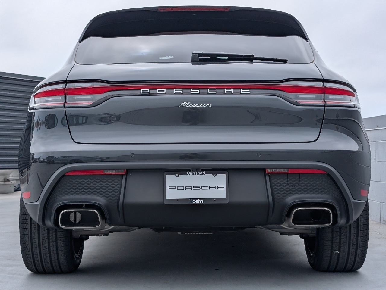 2025 Porsche Macan T photo 10