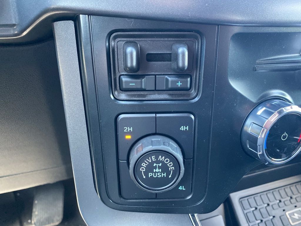 2025 Ford F-150 XLT photo 21