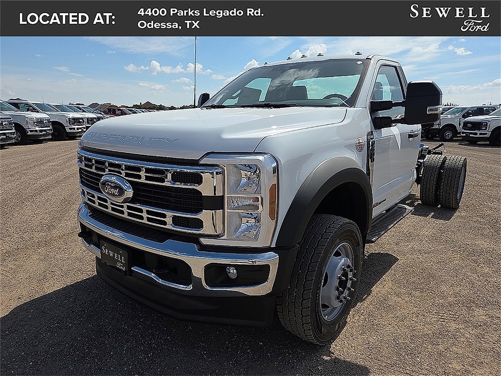 2025 Ford F-600 Super Duty Chassis Cab XL's photo