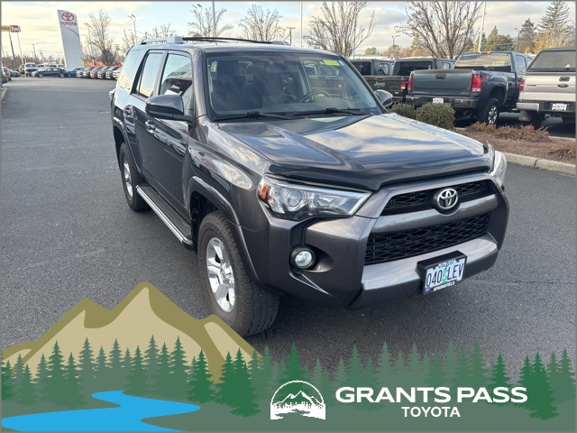 2017 Toyota 4Runner SR5's photo