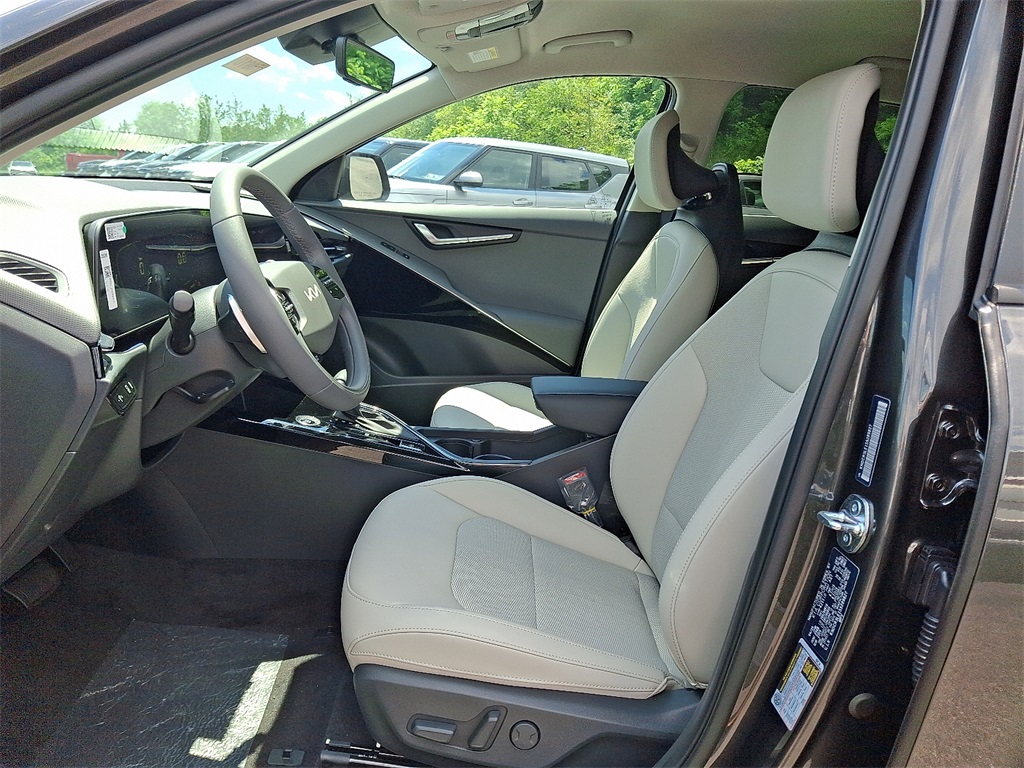 2025 Kia Niro EX photo 10