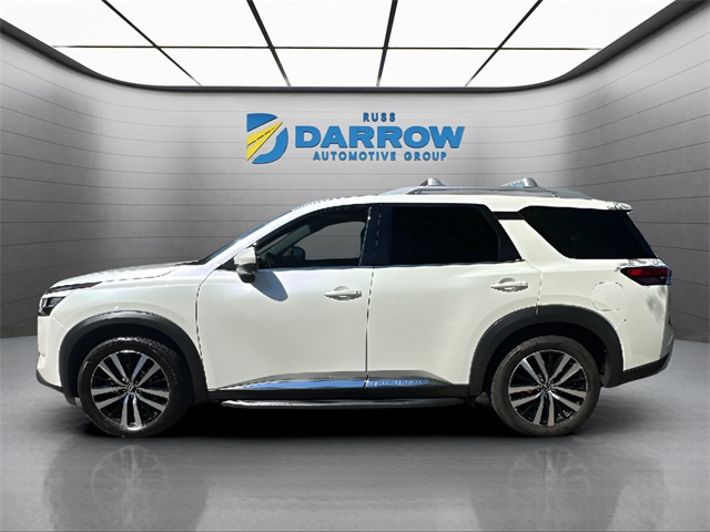 2023 Nissan Pathfinder Platinum photo 2