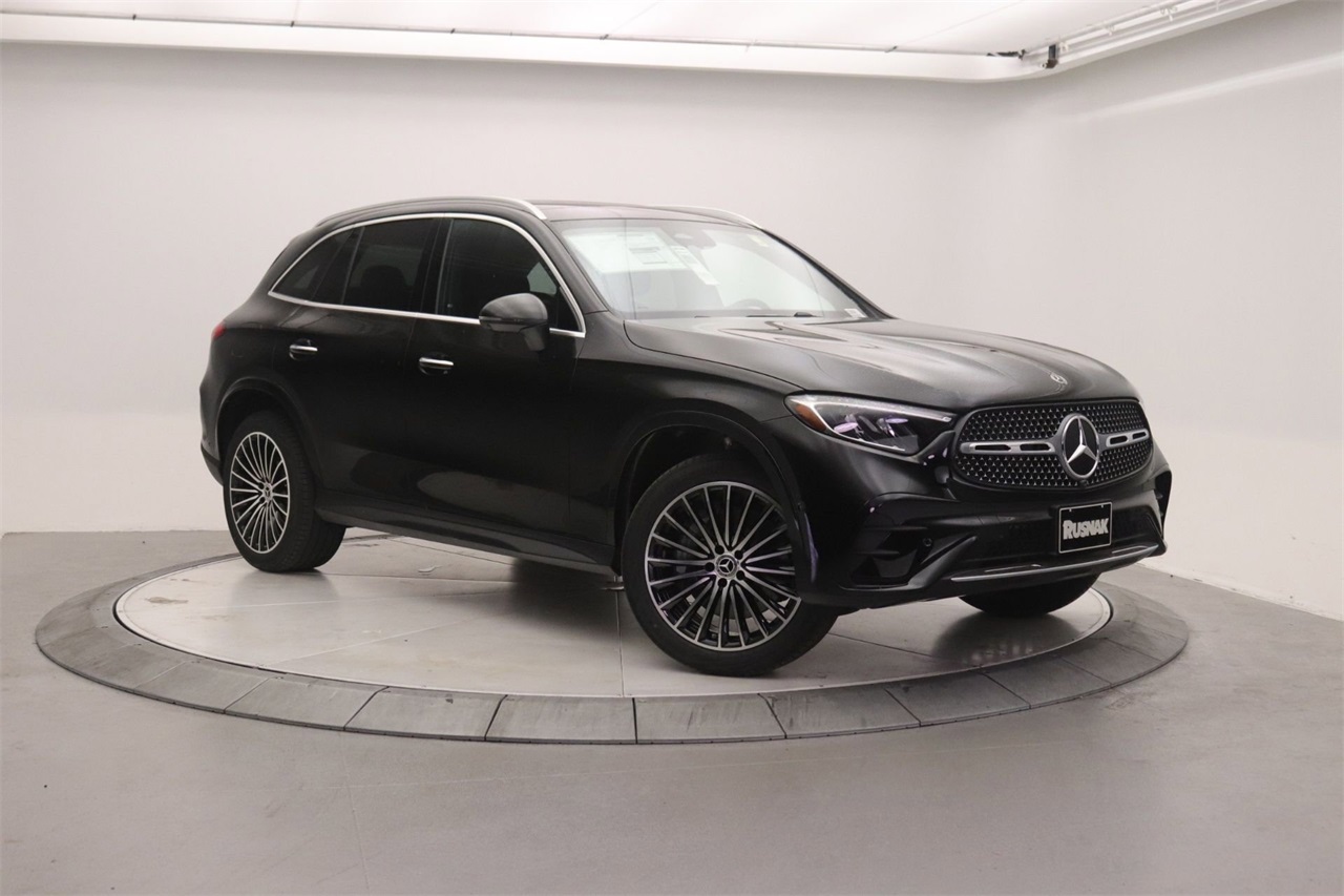 2026 Mercedes-Benz GLC Base's photo