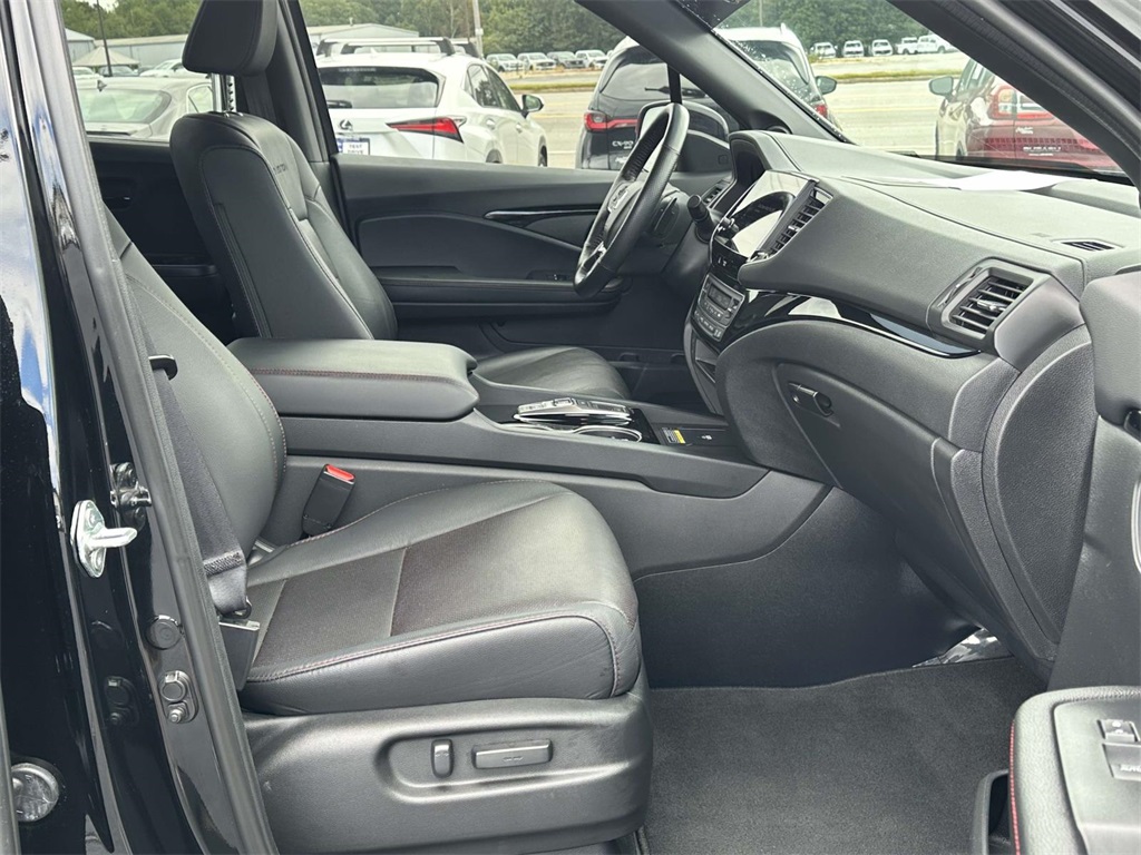 2024 Honda Passport Black Edition photo 2