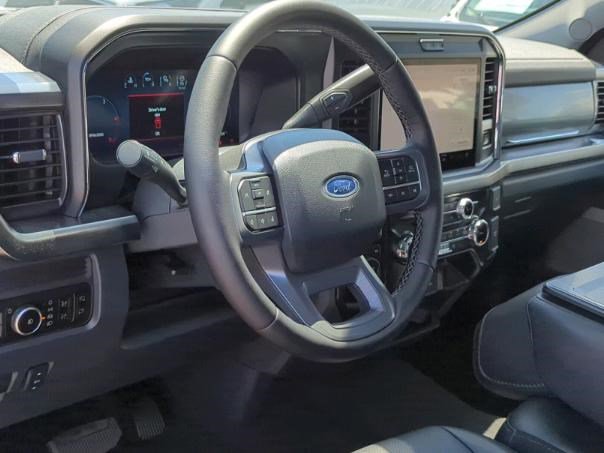 2025 Ford F-350 Lariat photo 9