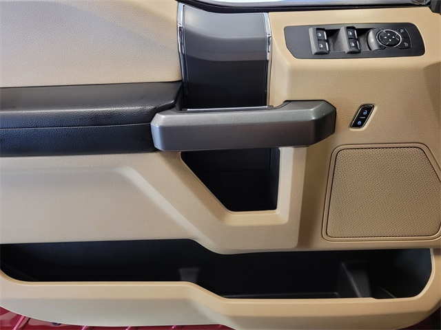 2016 Ford F-150 XLT photo 26