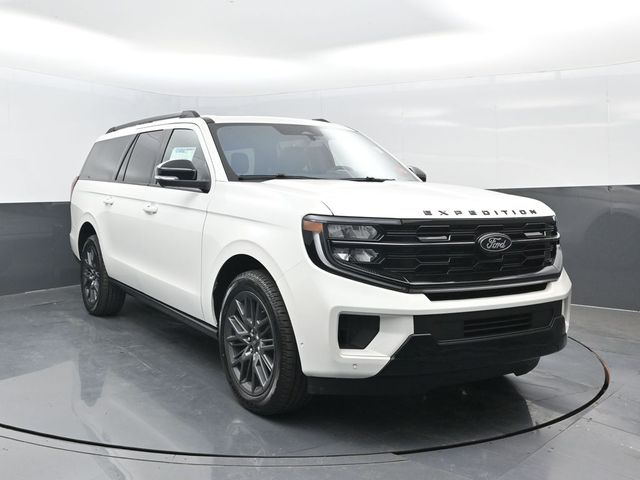 2025 Ford Expedition Platinum MAX photo 2