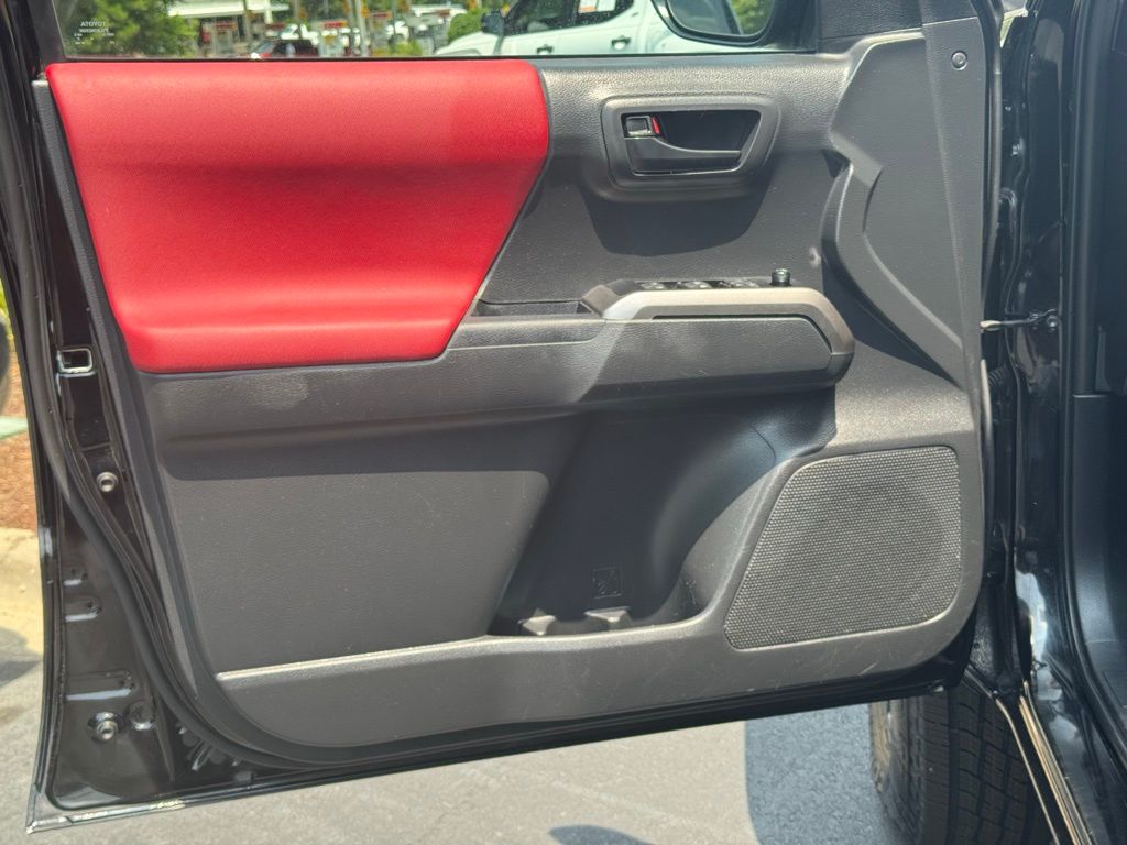 2023 Toyota Tacoma 4x4 TRD Off-Road photo 25