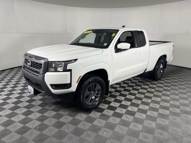 2025 Nissan Frontier SV photo 3
