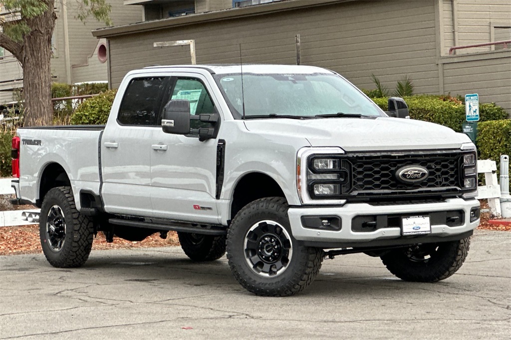 2026 Ford F-350 photo 2