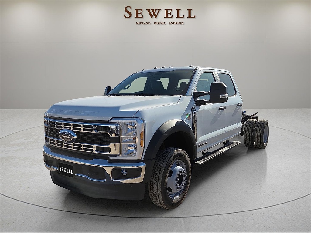 2025 Ford F-550 Super Duty Chassis Cab XL's photo