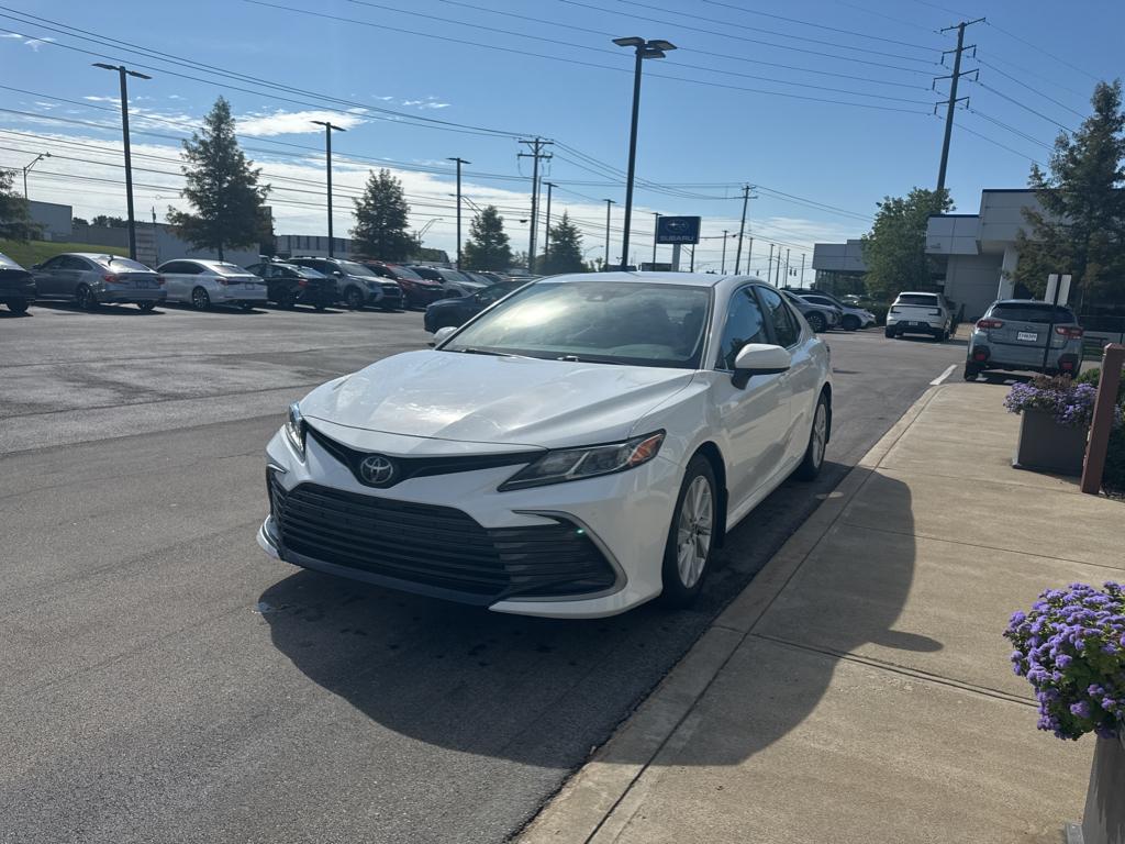 2022 Toyota Camry LE photo 7