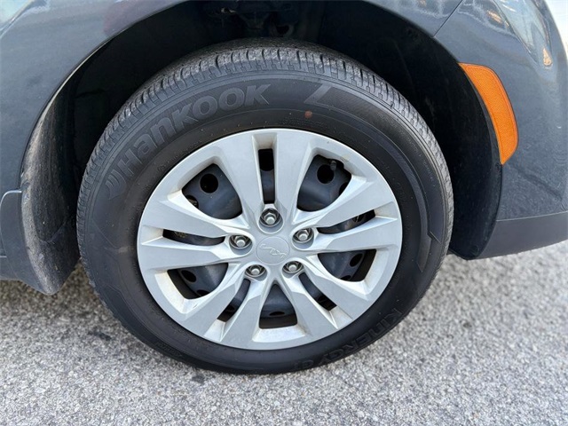 2022 Kia Soul LX photo 9