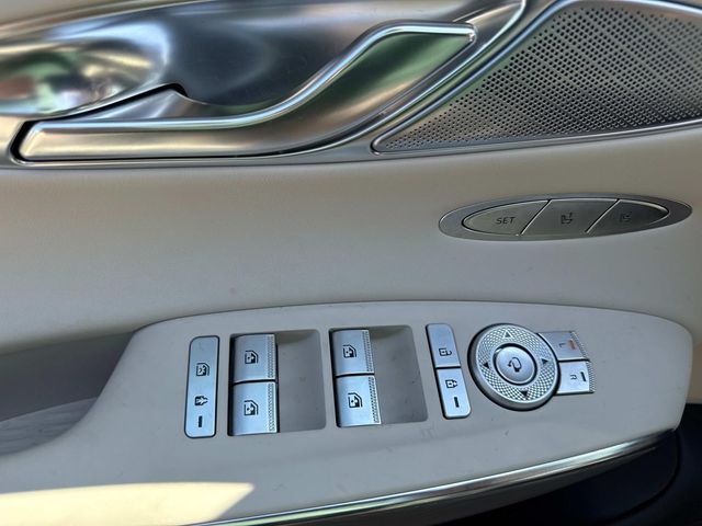 2023 Genesis GV70 2.5T photo 17