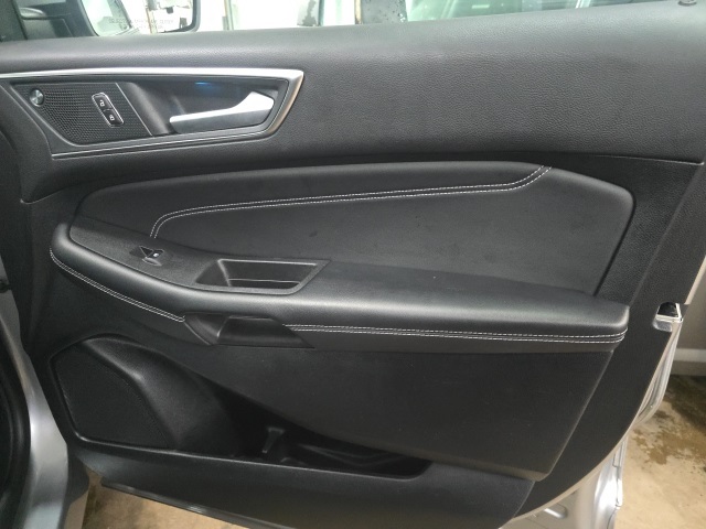 2024 Ford Edge Titanium photo 4