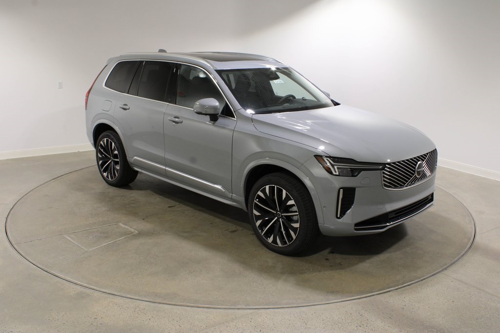 2026 Volvo XC90 T8 Plus photo 7