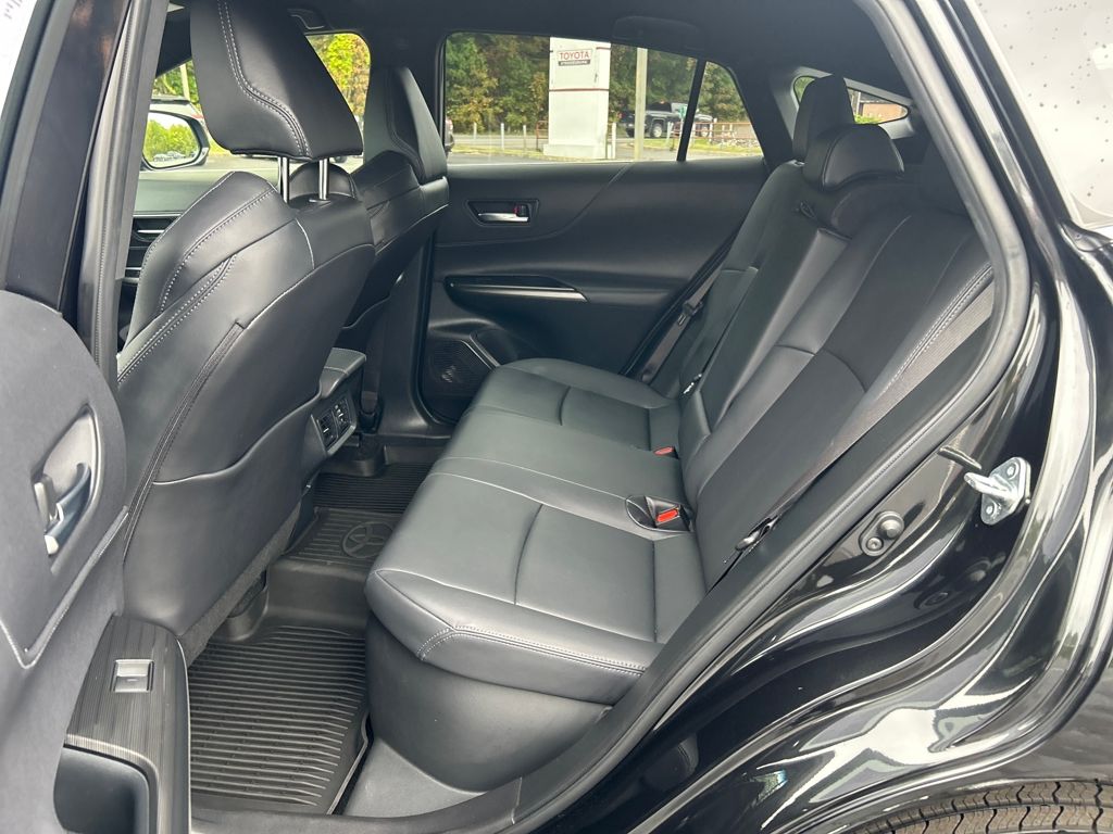 2022 Toyota Venza XLE photo 24