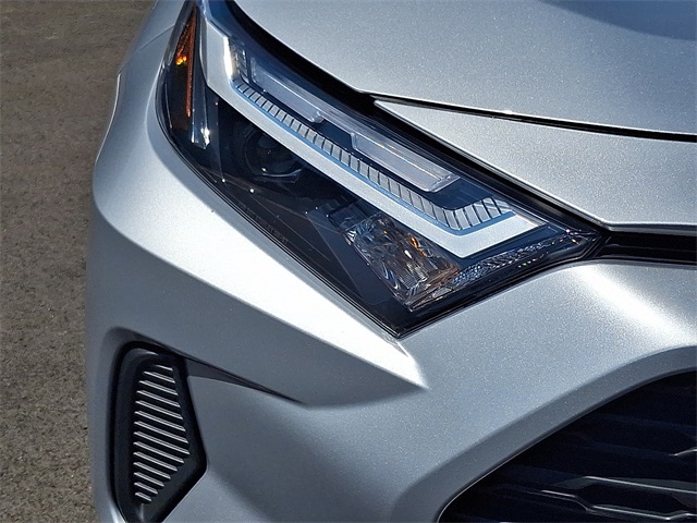 2025 Toyota RAV4 XLE photo 9