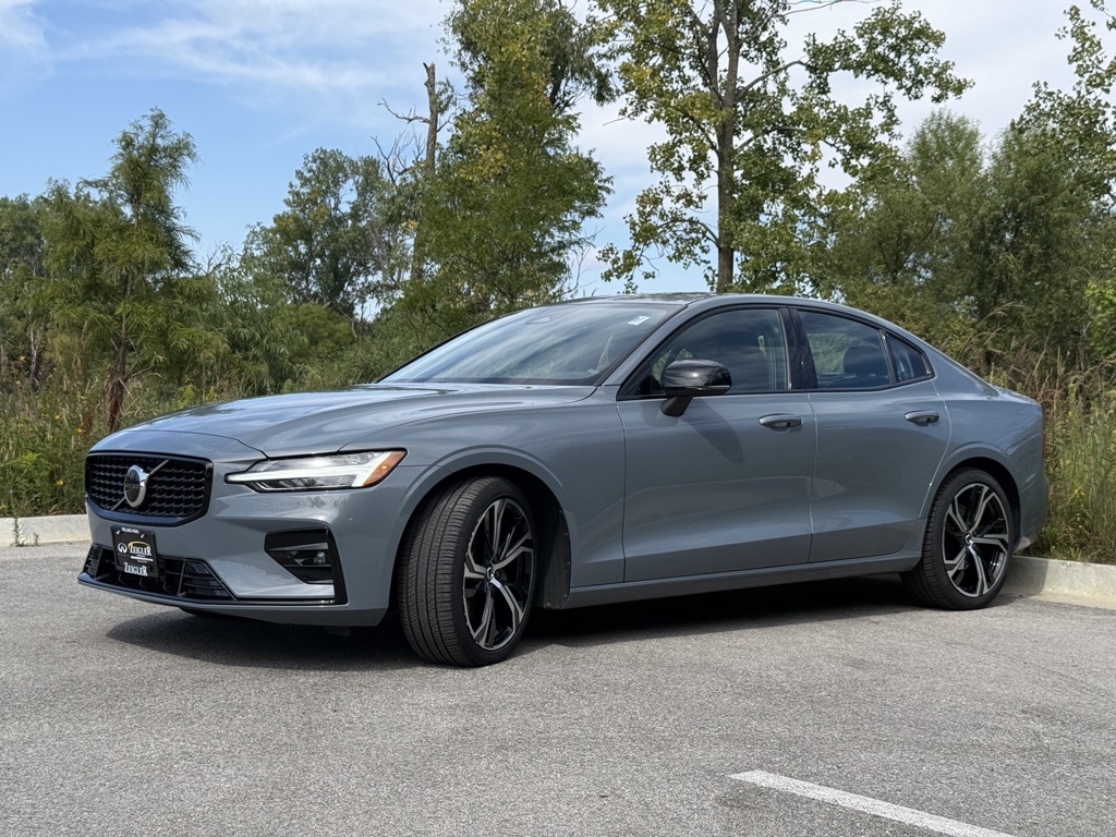 2024 Volvo S60 B5 Core photo 3