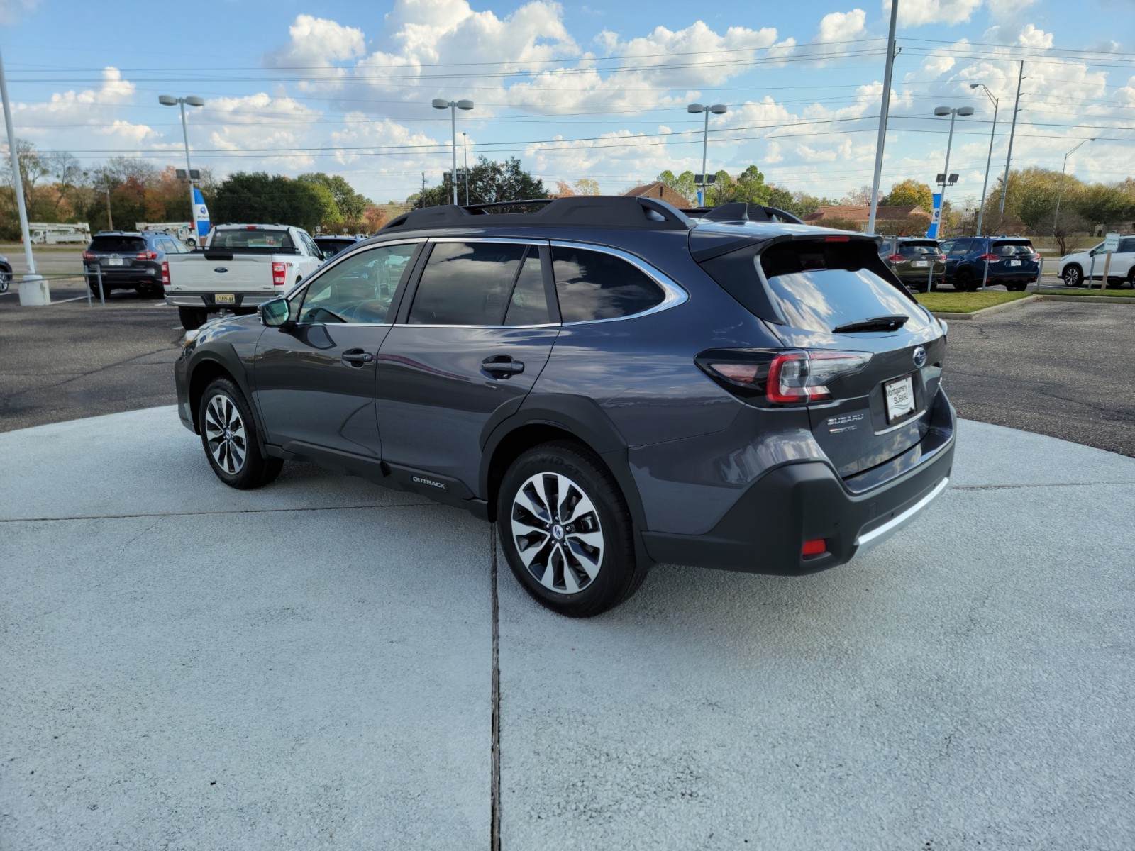 2025 Subaru Outback Limited photo 3