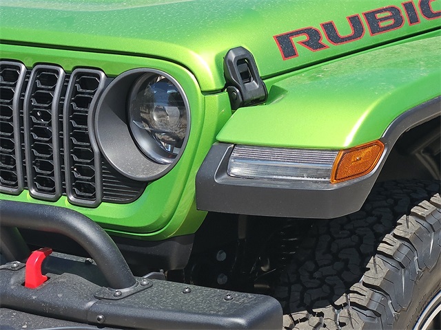 2025 Jeep Wrangler Rubicon photo 3