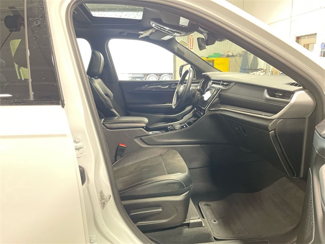 2022 Jeep Grand Cherokee Altitude photo 18