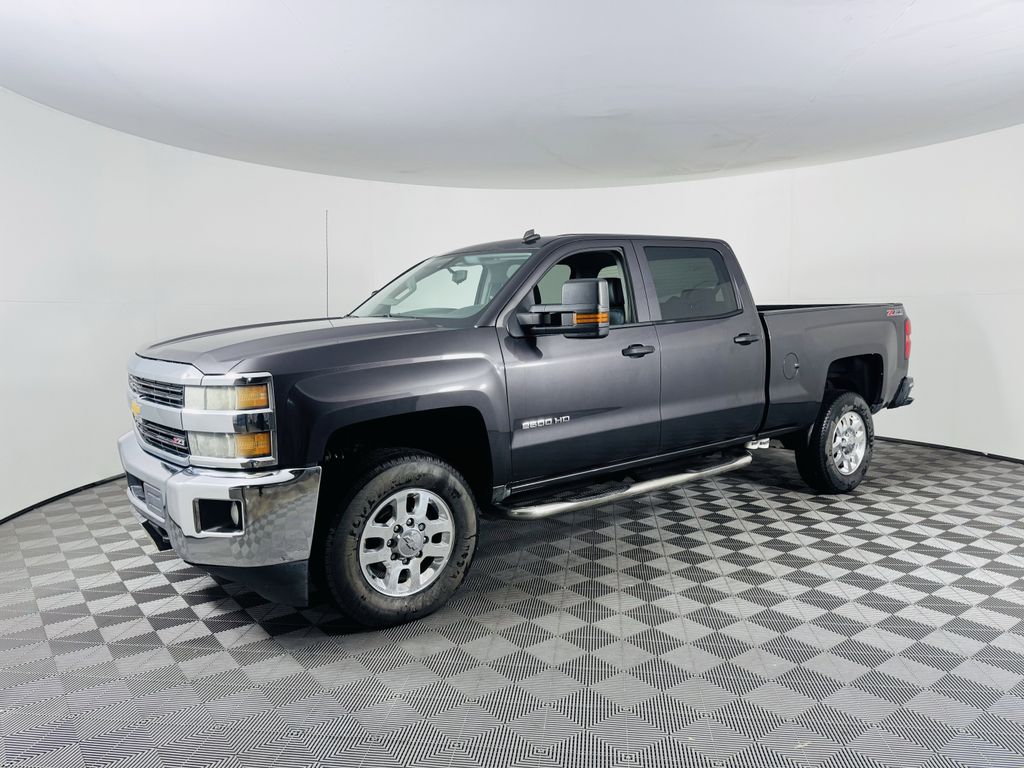 2015 Chevrolet Silverado 2500HD LT photo 4