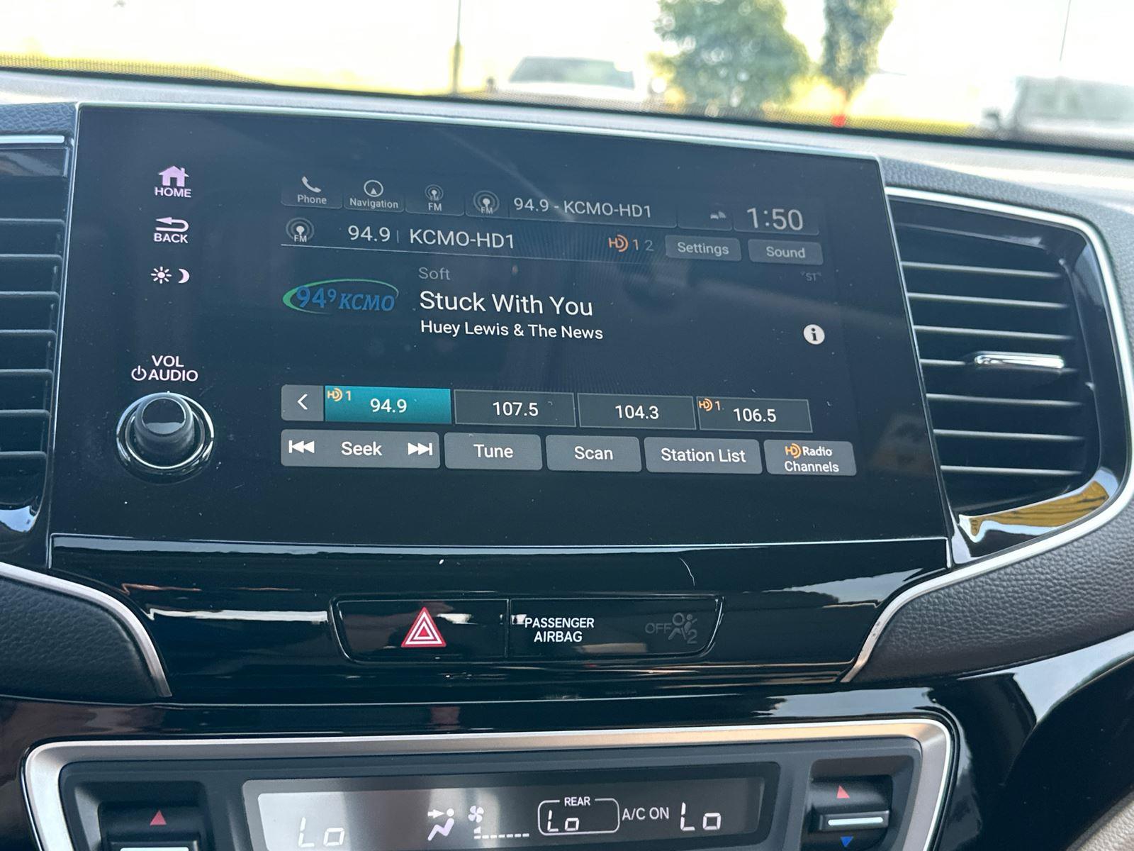 2021 Honda Pilot Touring photo 19