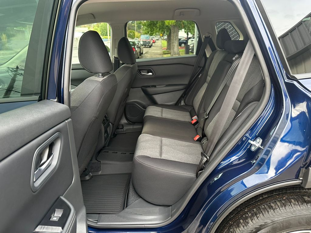 2026 Nissan Rogue SV photo 23
