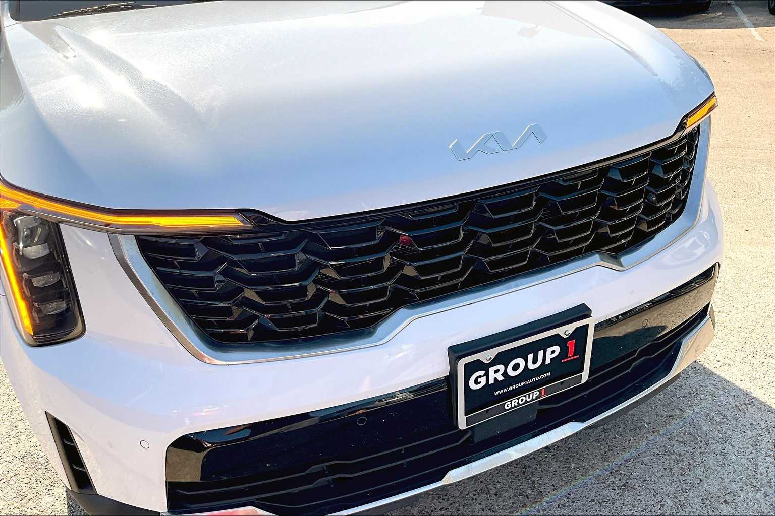 2024 Kia Sorento S photo 25