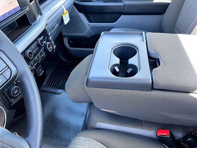 2025 Ford F-250 photo 6