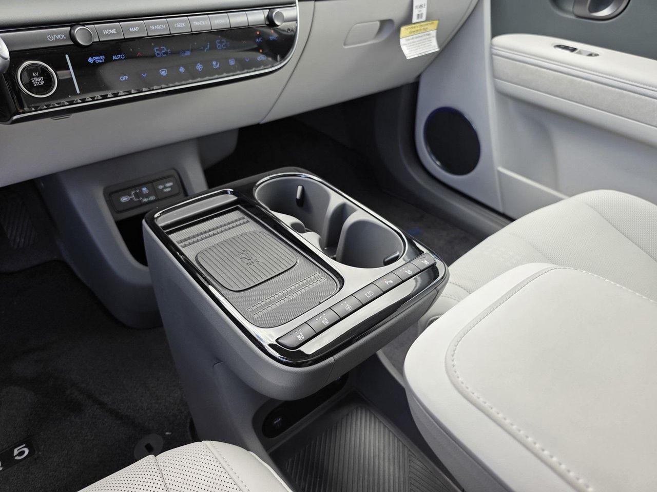 2025 Hyundai Ioniq 5 Limited photo 24