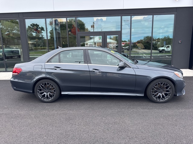 2014 Mercedes Benz E 350 4MATIC Sedan photo 2