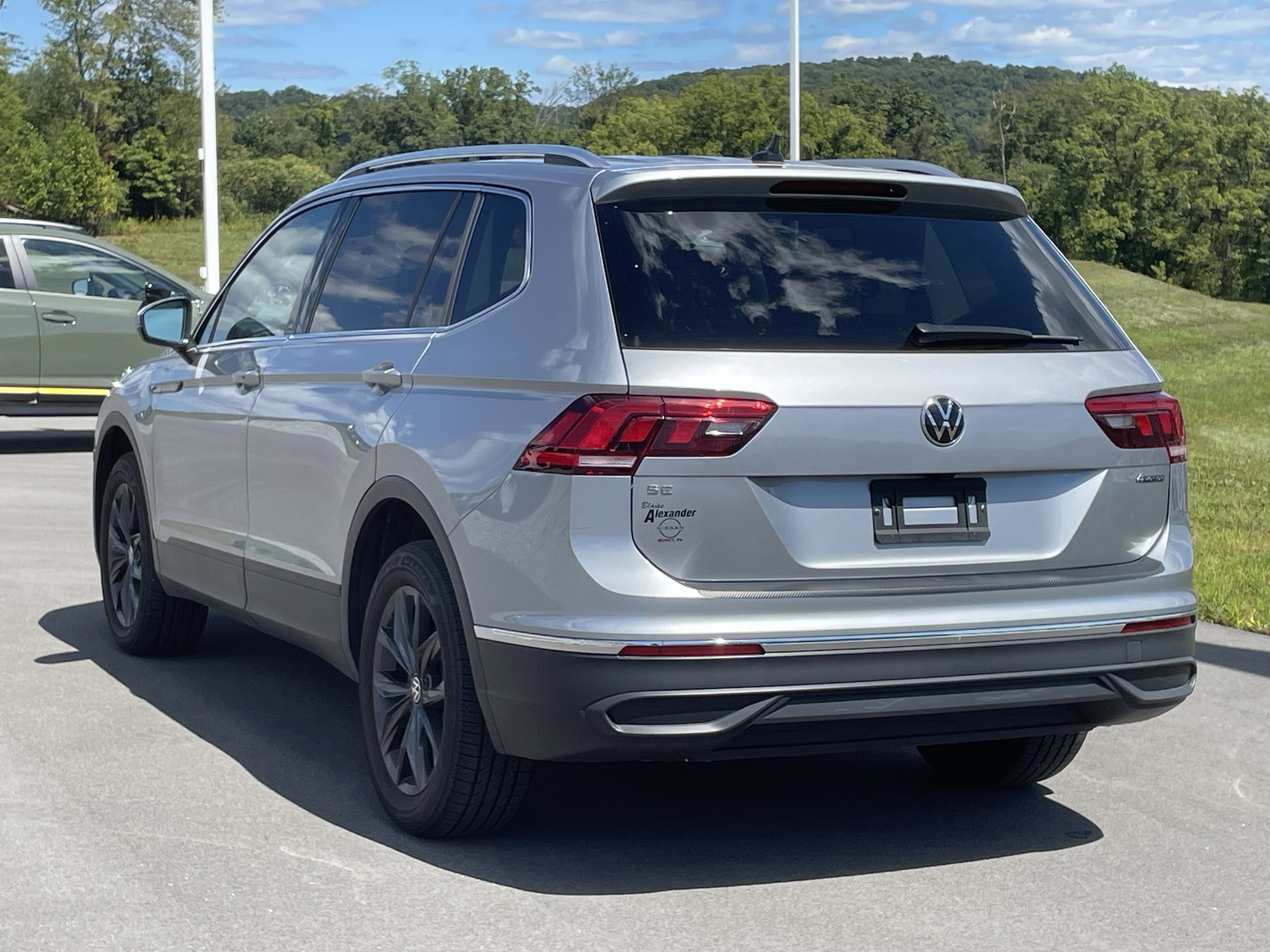2022 Volkswagen Tiguan SE photo 4