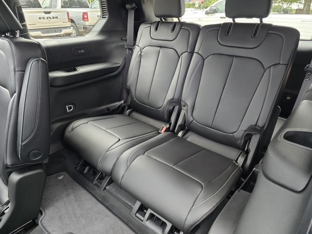 2025 Jeep Grand Cherokee Limited photo 24