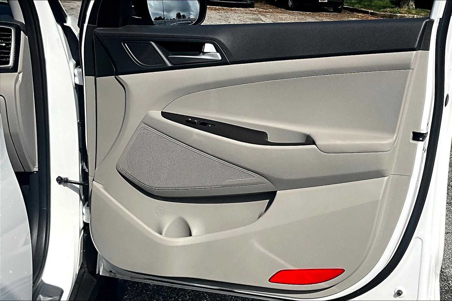 2021 Hyundai Tucson SE photo 40