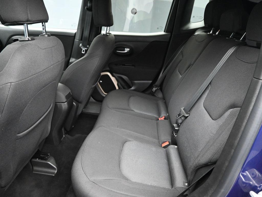 2016 Jeep Renegade Latitude photo 8
