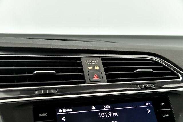 2023 Volkswagen Tiguan SE R-Line Black photo 13